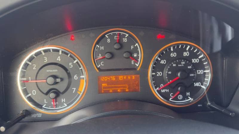 2014 Nissan Armada thumbnail 4