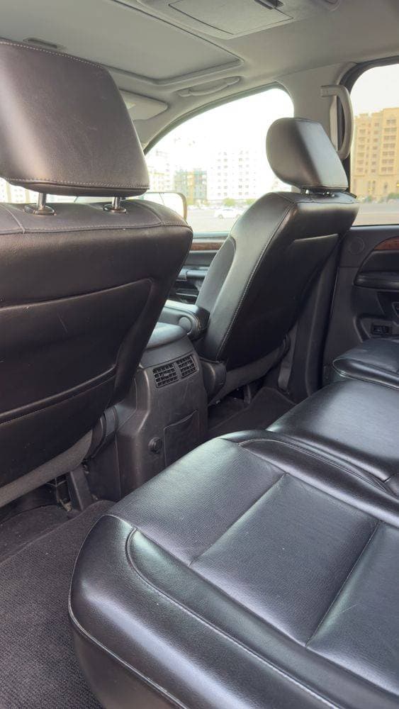 2014 Nissan Armada thumbnail 3
