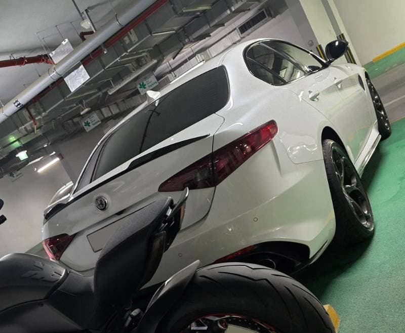 2018 Alfa Romeo Giulia thumbnail 3