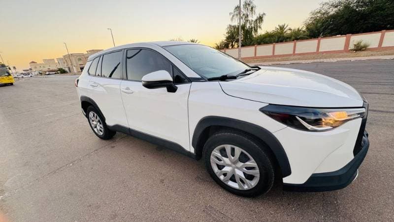 2023 Toyota Corolla Cross thumbnail 3