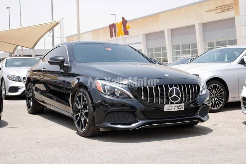 2017 Mercedes-Benz C-Class thumbnail 2