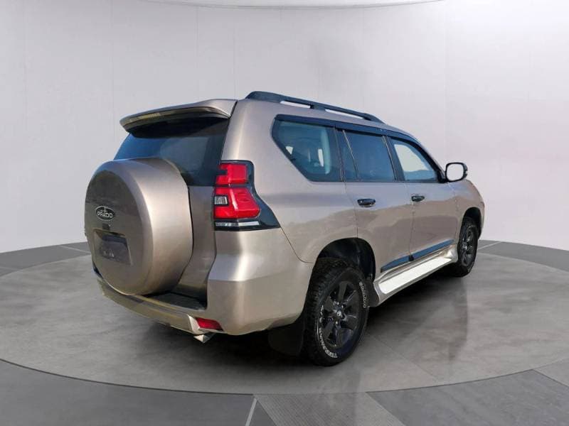 2015 Toyota Land Cruiser Prado thumbnail 4