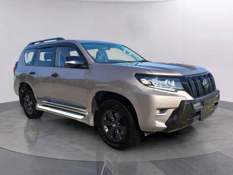 2015 Toyota Land Cruiser Prado thumbnail 3