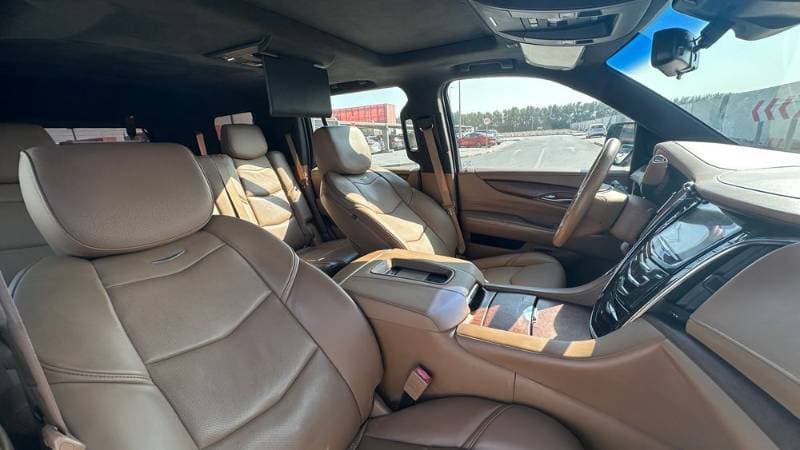 2017 Cadillac Escalade thumbnail 5