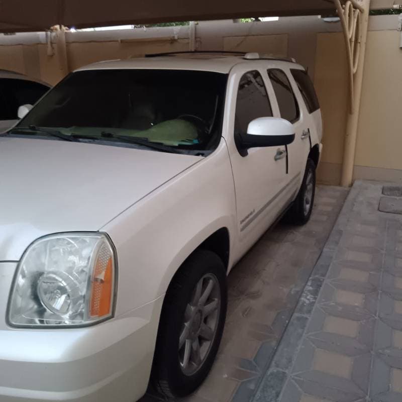 2010 GMC Yukon thumbnail 2