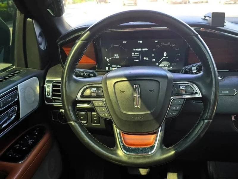 2018 Lincoln Navigator thumbnail 4