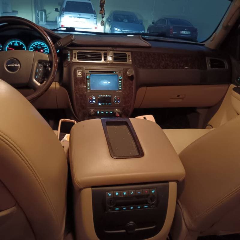 2010 GMC Yukon thumbnail 4