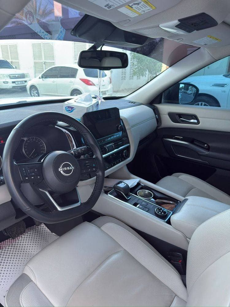 2024 Nissan Pathfinder thumbnail 5