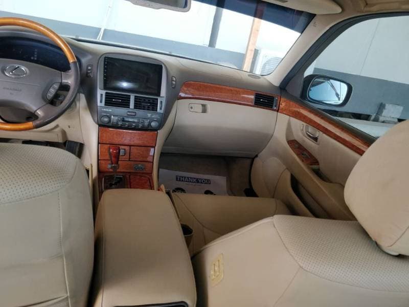 2005 Lexus LS-Series thumbnail 2