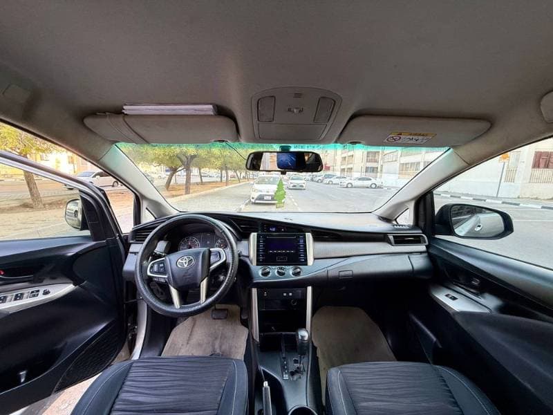 2016 Toyota Innova thumbnail 5