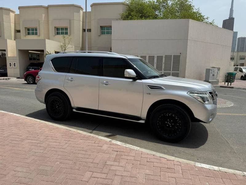 2012 Nissan Patrol thumbnail 2
