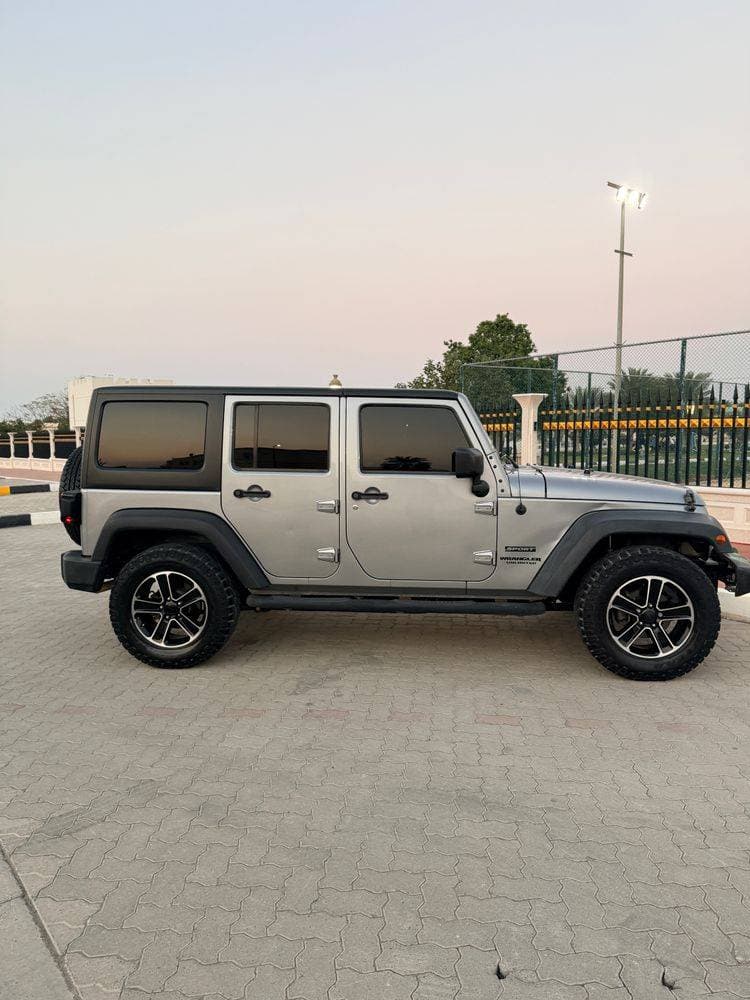 2017 Jeep Wrangler Unlimited thumbnail 2