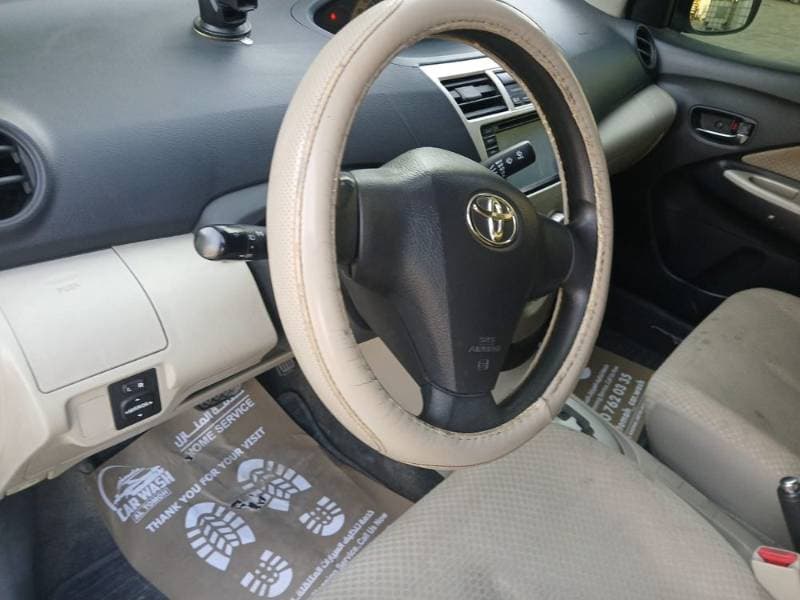 2007 Toyota Yaris Sedan thumbnail 2
