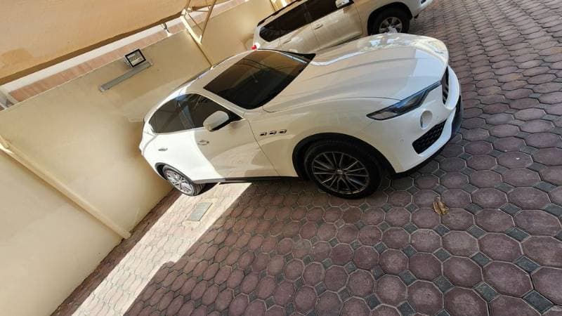 2021 Maserati Levante thumbnail 2