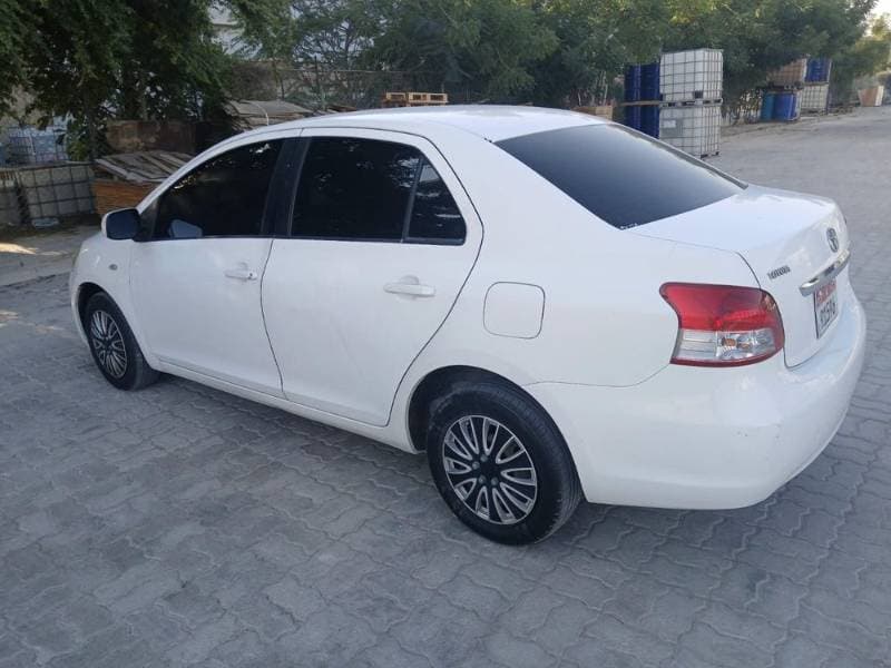 2007 Toyota Yaris Sedan thumbnail 3