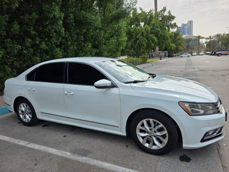 2018 Volkswagen Passat thumbnail 3