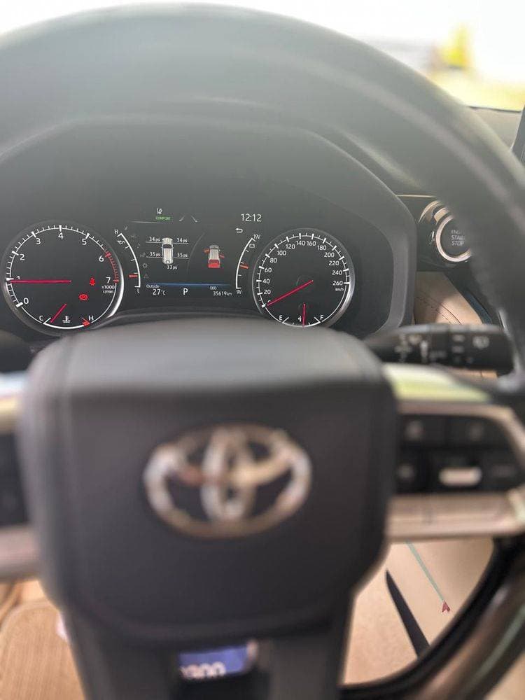 2022 Toyota Land Cruiser thumbnail 2