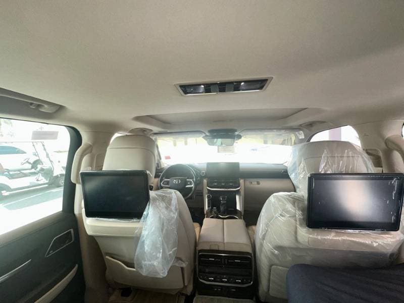 2022 Toyota Land Cruiser thumbnail 3