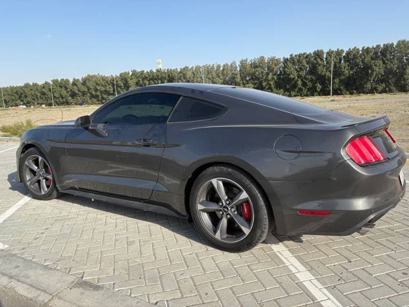 2016 Ford Mustang thumbnail 4