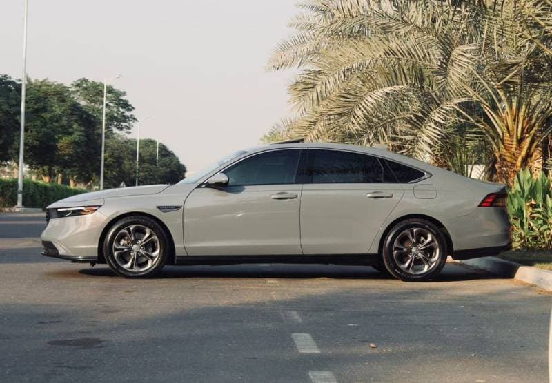 2023 Honda Accord thumbnail 2