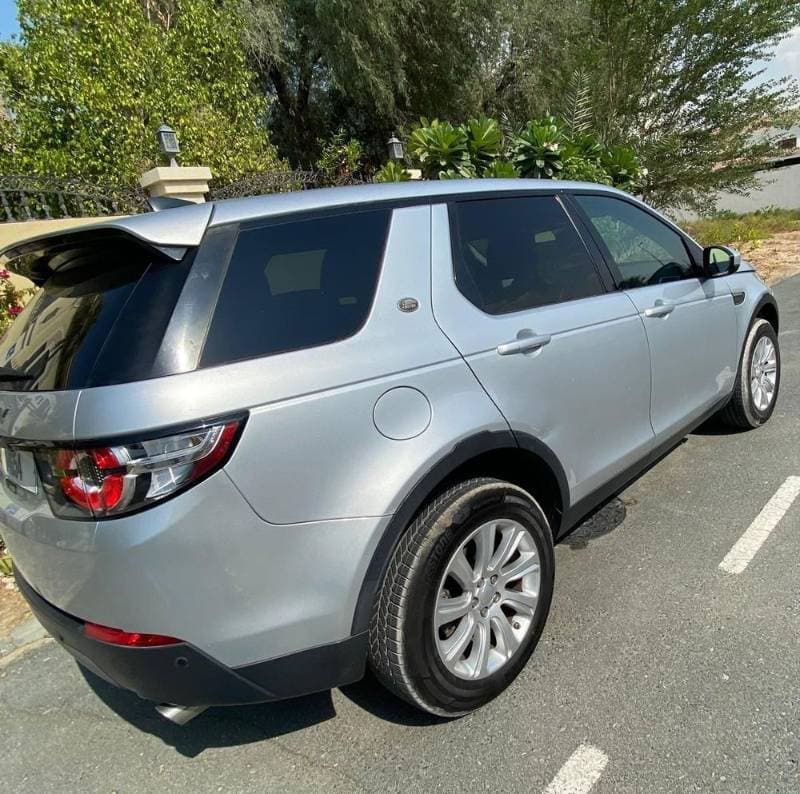 2019 Land Rover Discovery Sport thumbnail 3