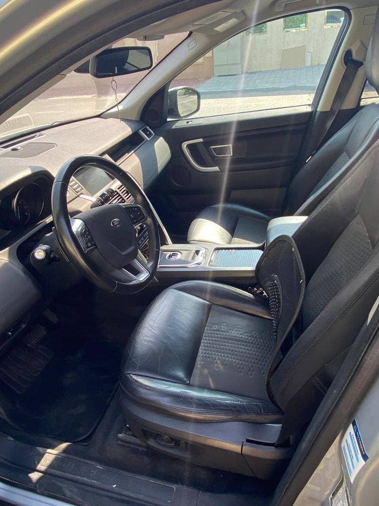 2019 Land Rover Discovery Sport thumbnail 4