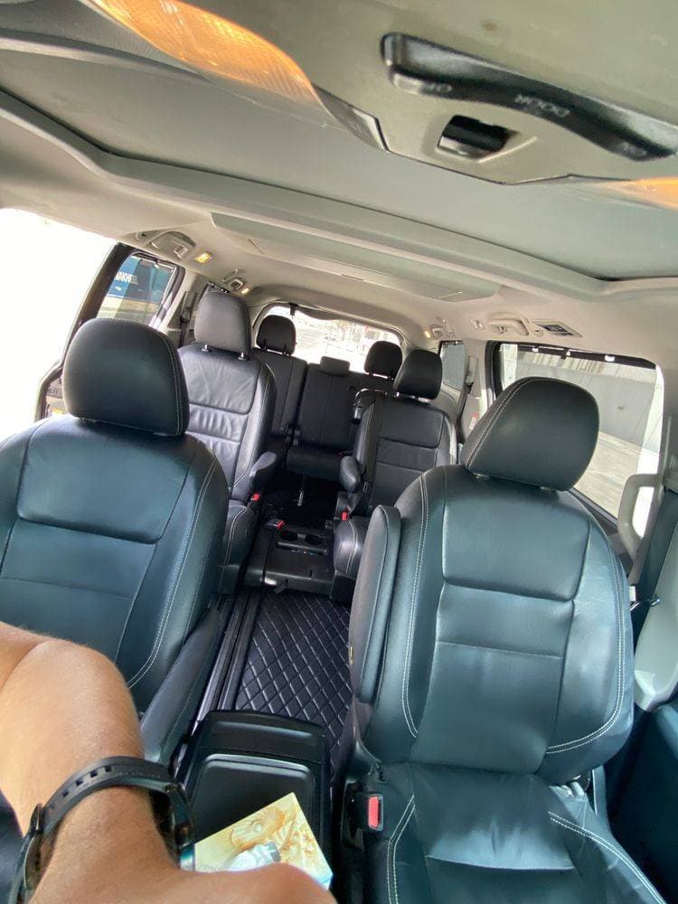2017 Toyota Sienna thumbnail 5