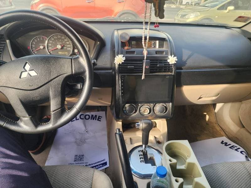 2009 Mitsubishi Galant thumbnail 2