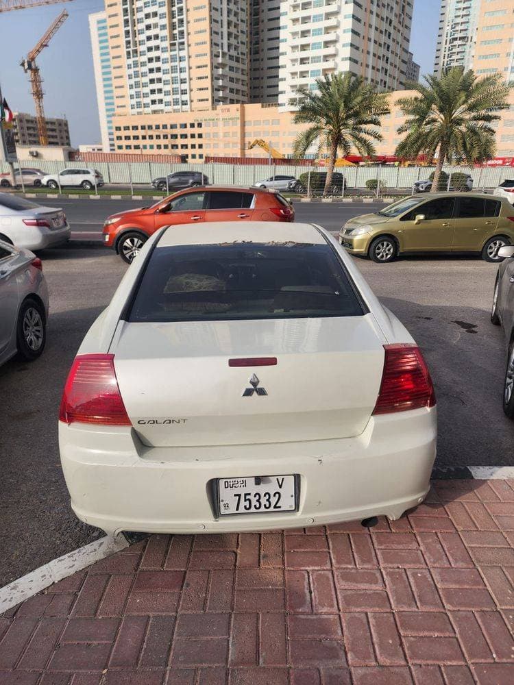 2009 Mitsubishi Galant thumbnail 5
