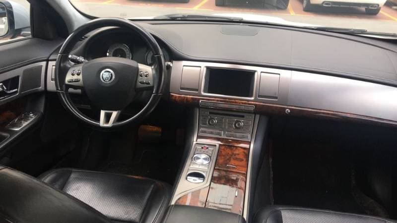 2011 Jaguar XF thumbnail 4