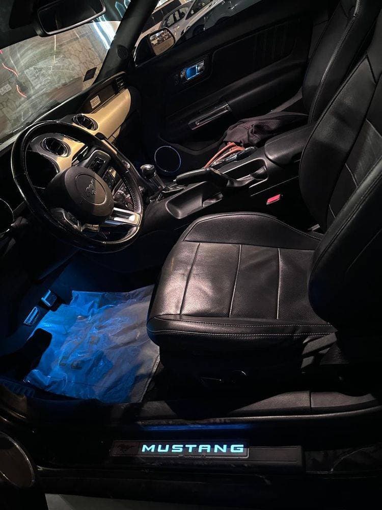 2016 Ford Mustang thumbnail 3