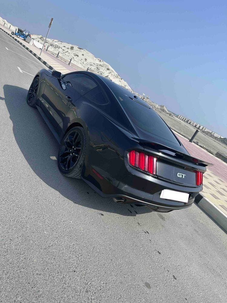 2016 Ford Mustang thumbnail 2