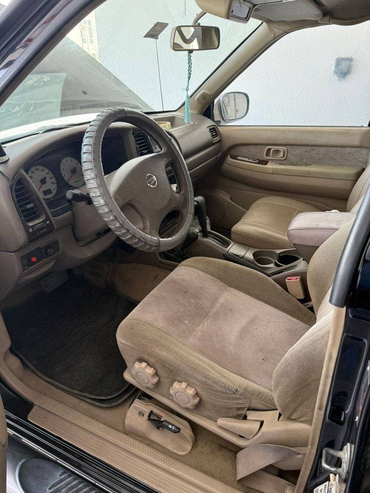 2002 Nissan Pathfinder thumbnail 3