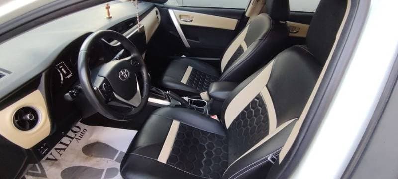 2018 Toyota Corolla thumbnail 3