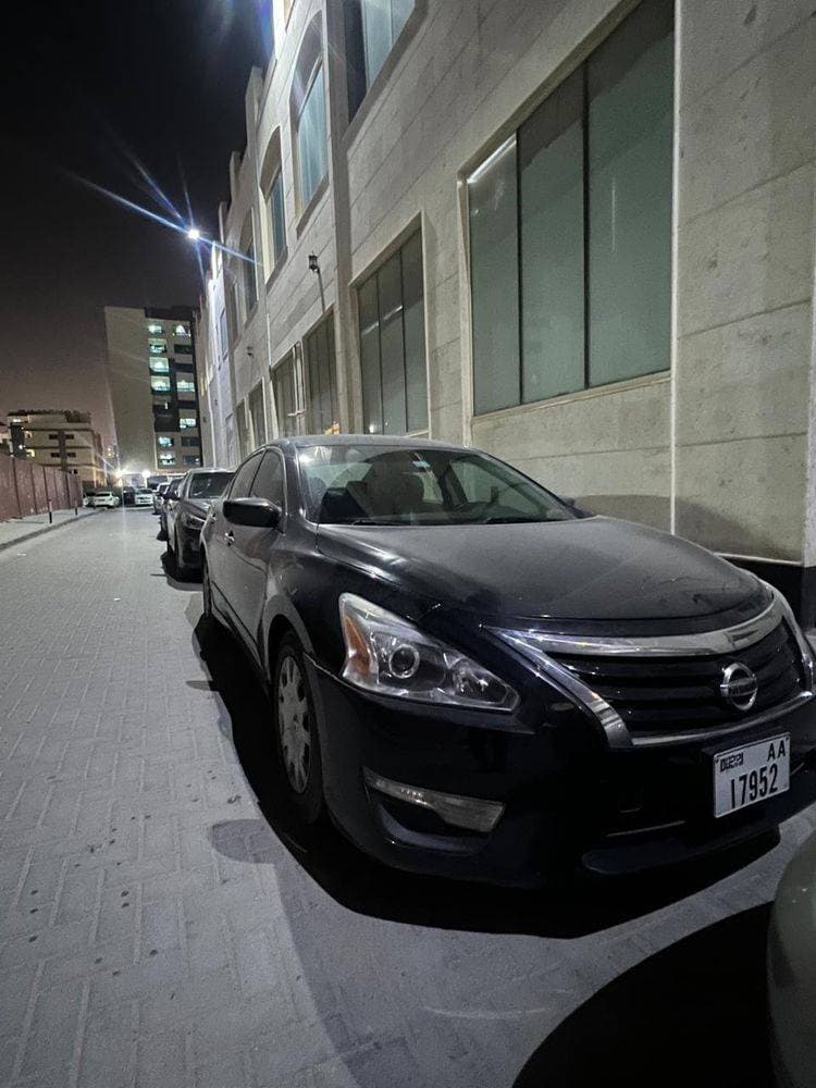 2015 Nissan Altima thumbnail 2