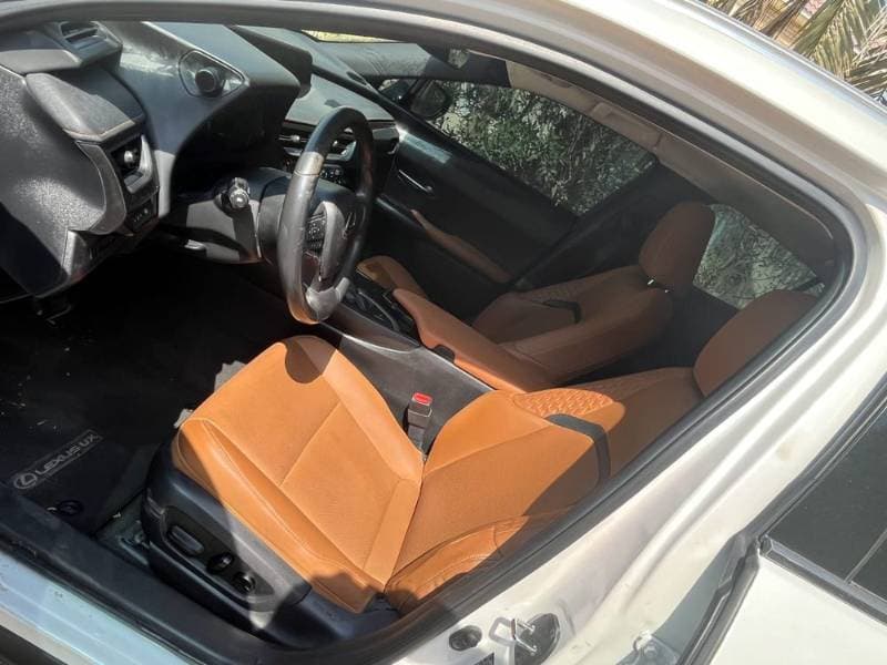 2021 Lexus UX 200 thumbnail 5