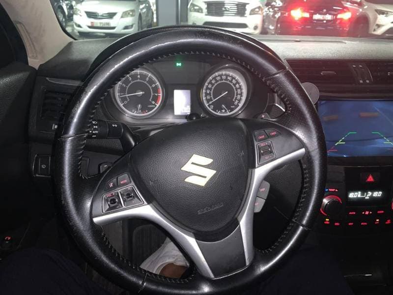 2014 Suzuki Kizashi thumbnail 2