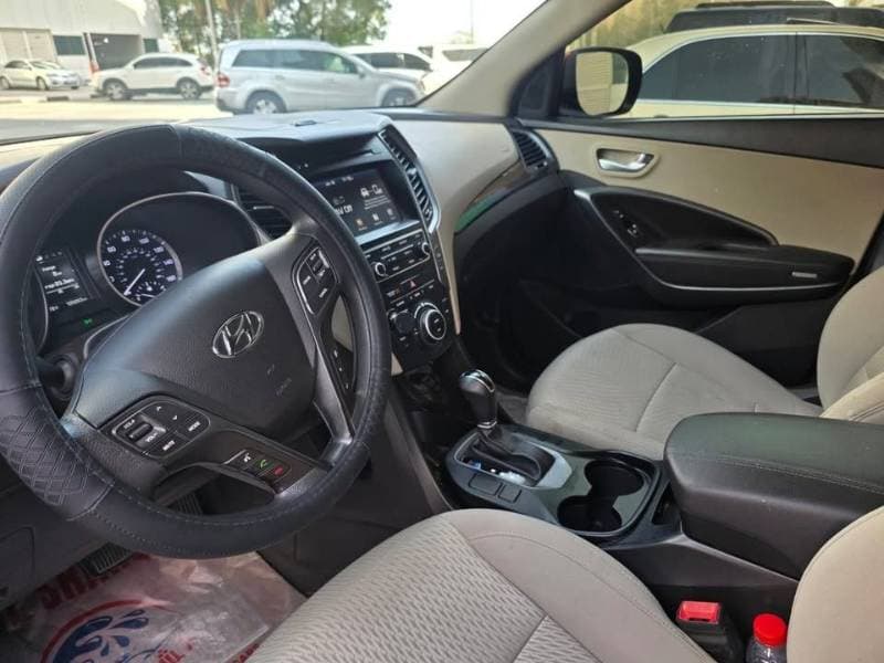 2017 Hyundai Santa Fe thumbnail 5