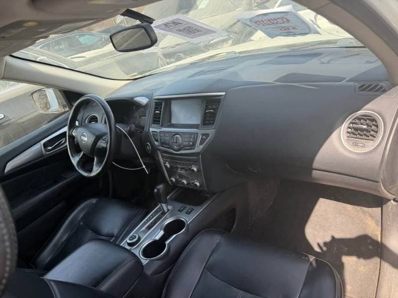 2020 Nissan Pathfinder thumbnail 8