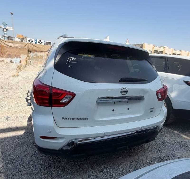 2020 Nissan Pathfinder thumbnail 3