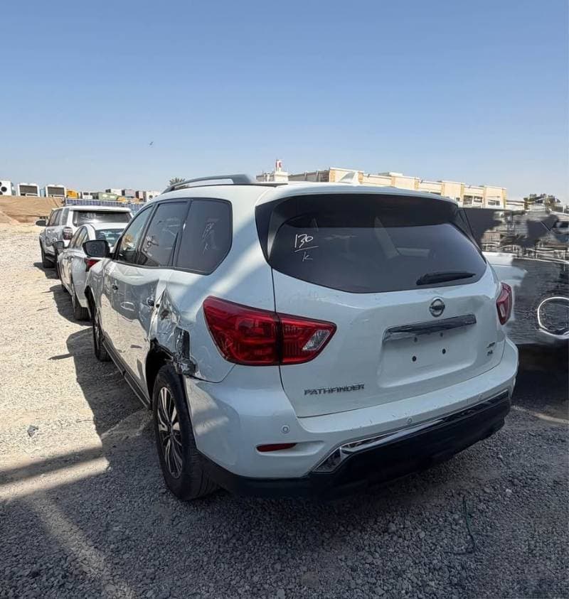 2020 Nissan Pathfinder thumbnail 5