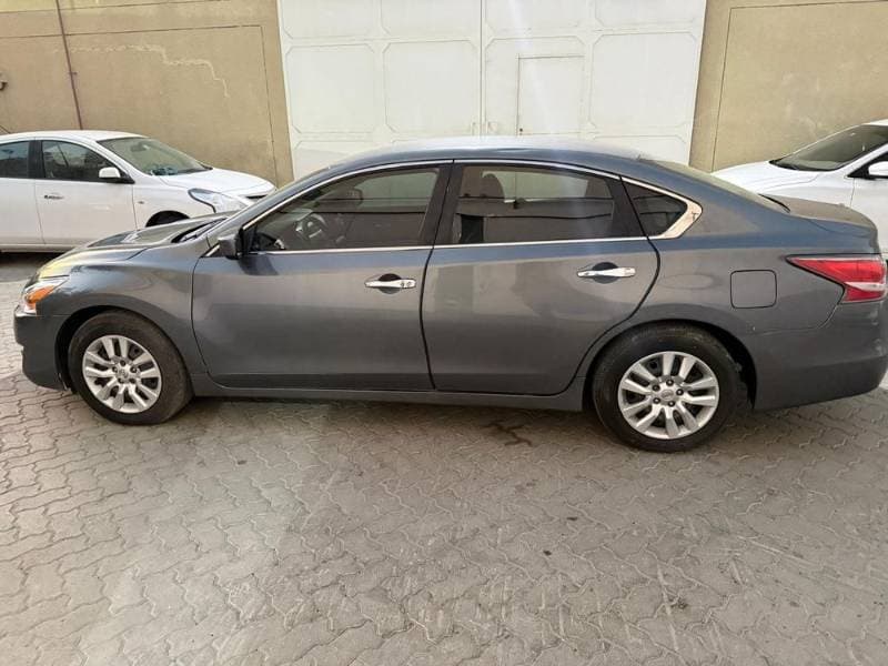 2014 Nissan Altima thumbnail 2
