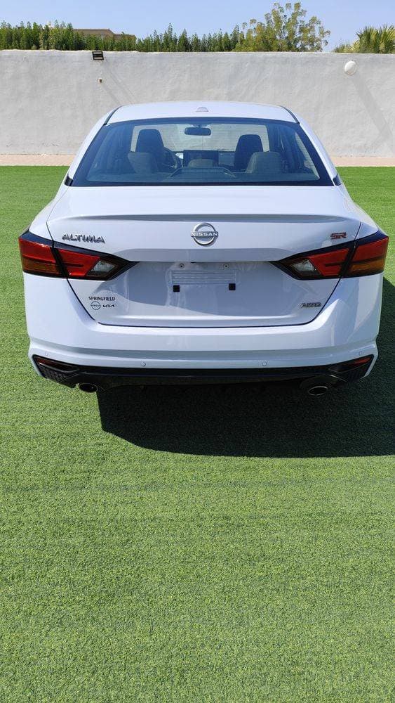 2024 Nissan Altima thumbnail 3