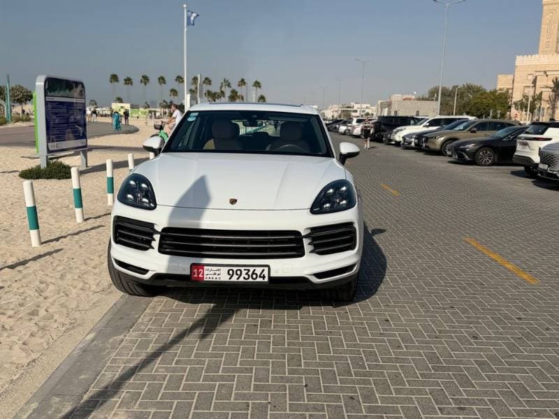 2019 Porsche Cayenne thumbnail 3