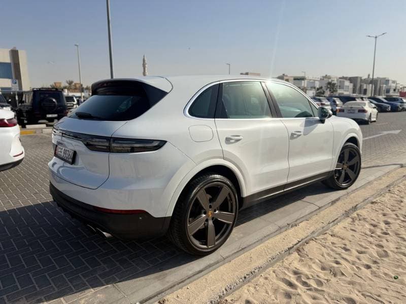 2019 Porsche Cayenne thumbnail 5