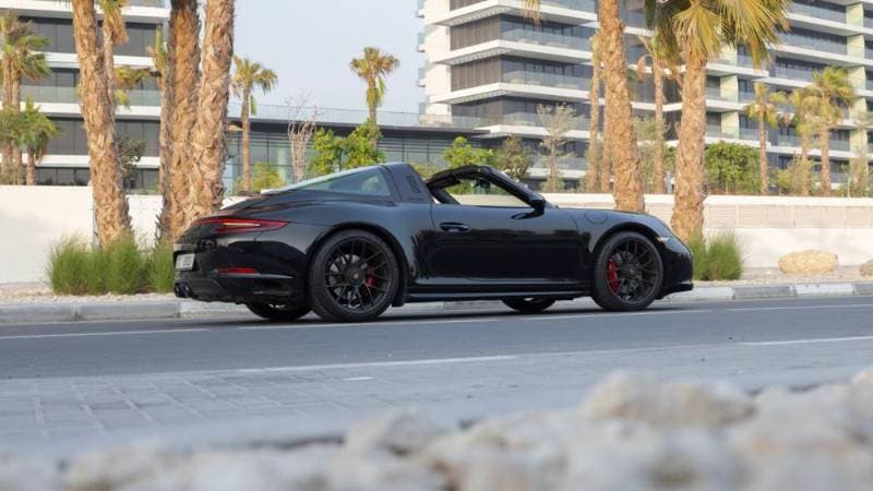 2019 Porsche 911 thumbnail 2