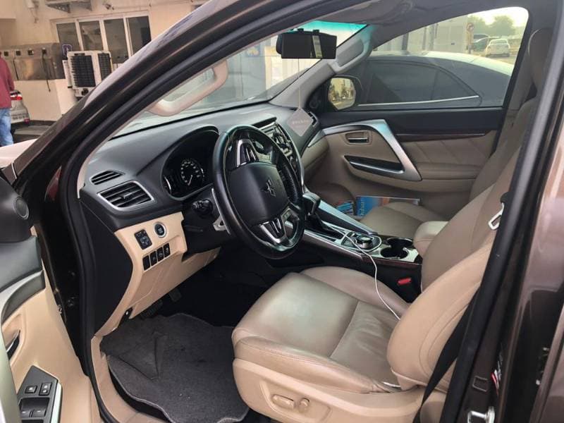 2017 Mitsubishi Montero Sport thumbnail 2
