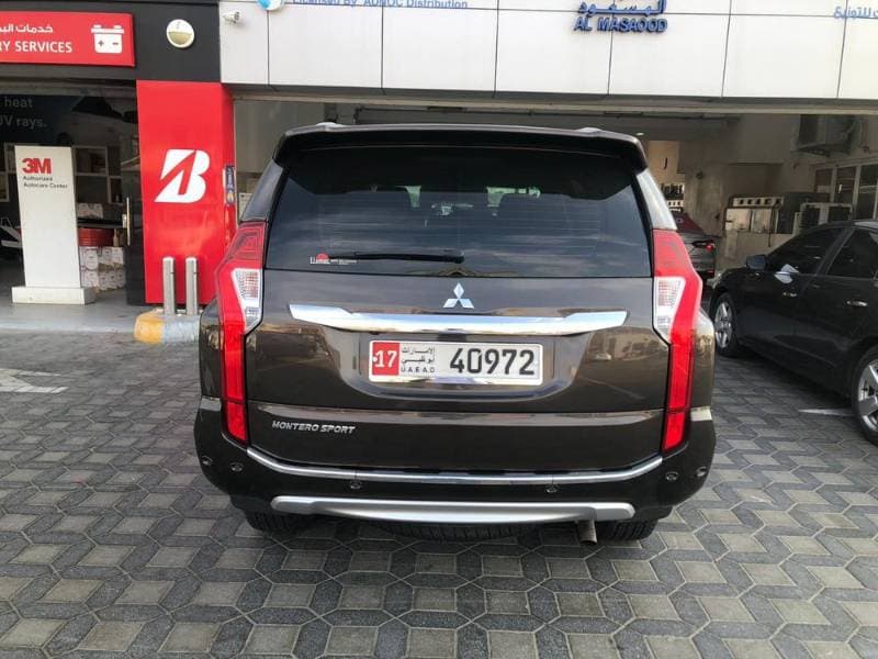 2017 Mitsubishi Montero Sport thumbnail 5