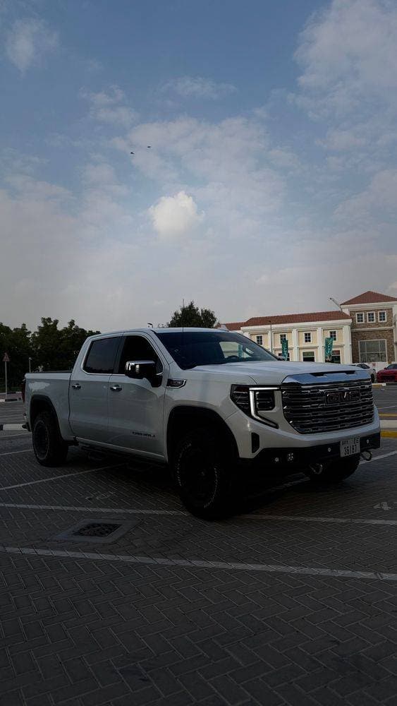 2023 GMC Sierra Denali