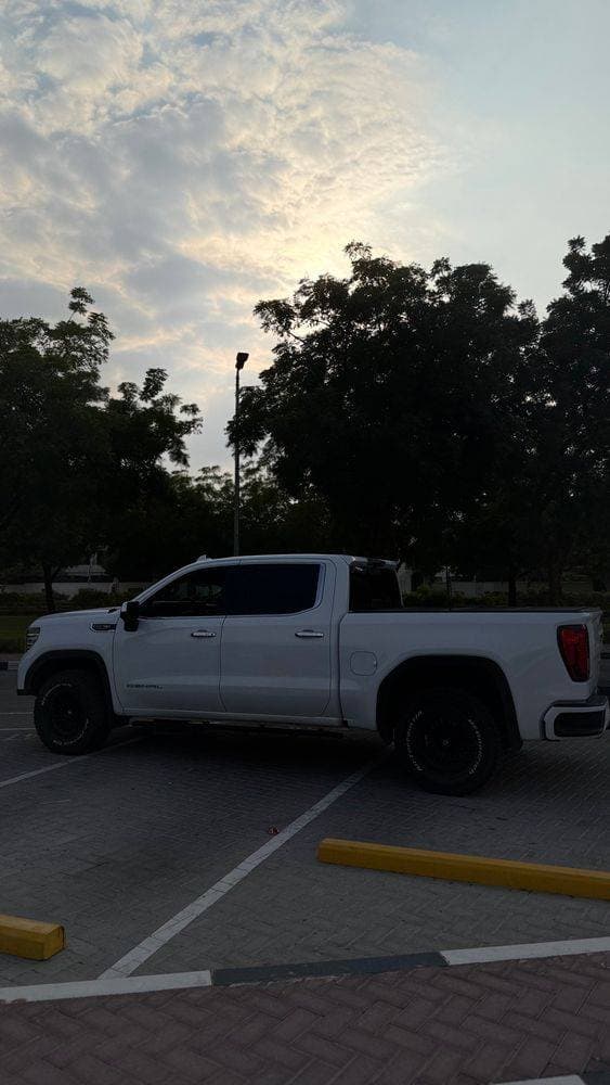 2023 GMC Sierra Denali thumbnail 5